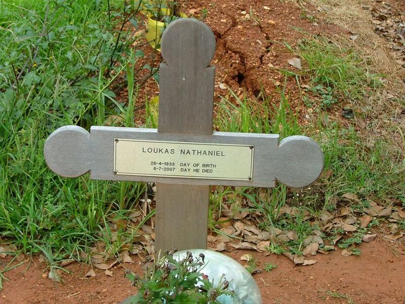NATHANIEL Loukas 1933-2007