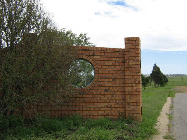 2. Entrance to the cemetery