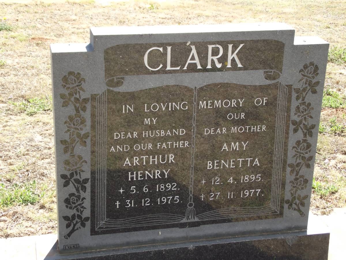 CLARK Arthur Henry 1892-1975 & Amy Benetta 1895-1977