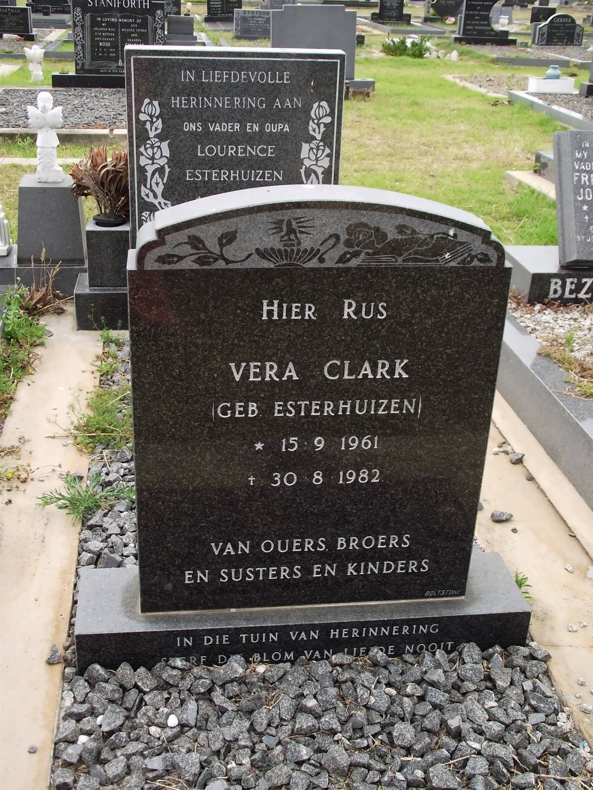 CLARK Vera nee ESTERHUIZEN 1961-1982