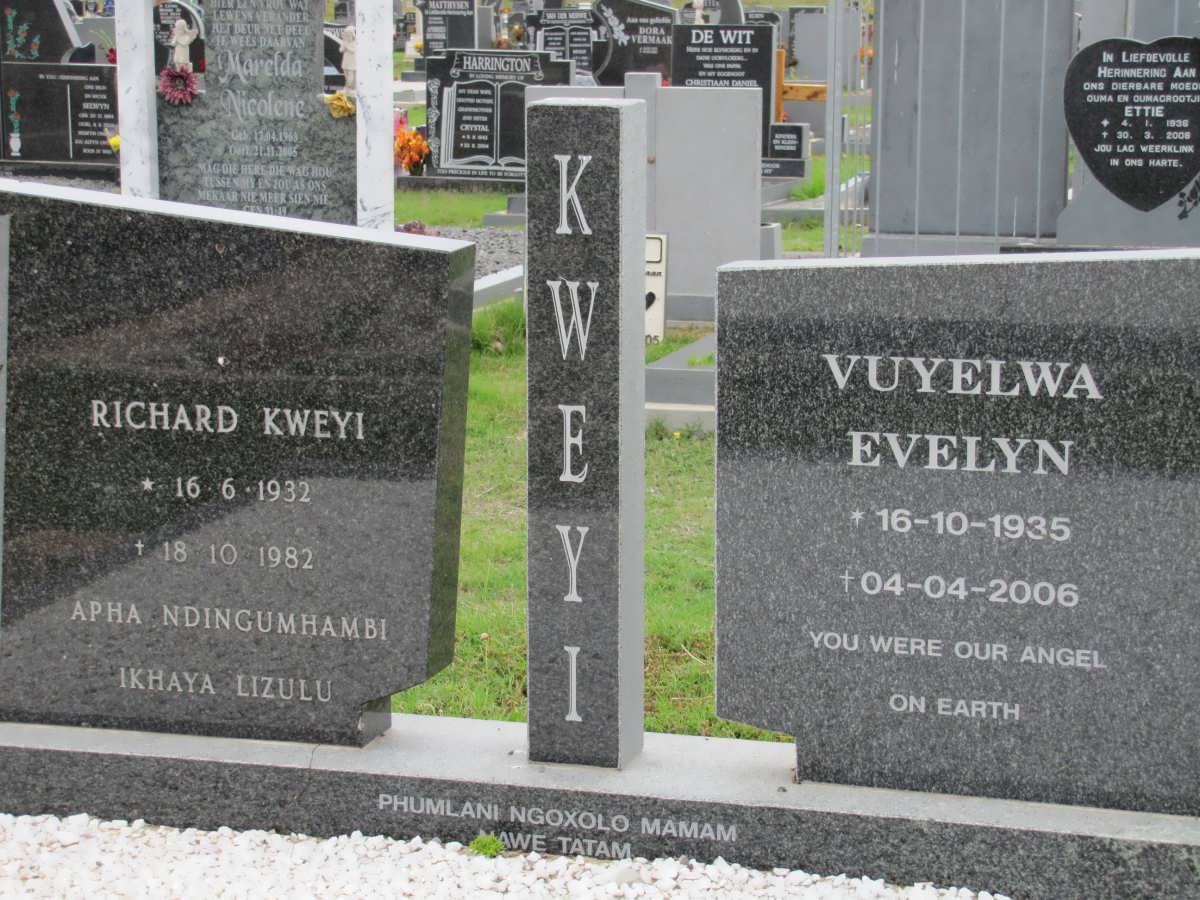 KWEYI Richard 1932-1982 & Vuyelwa Evelyn 1935-2006