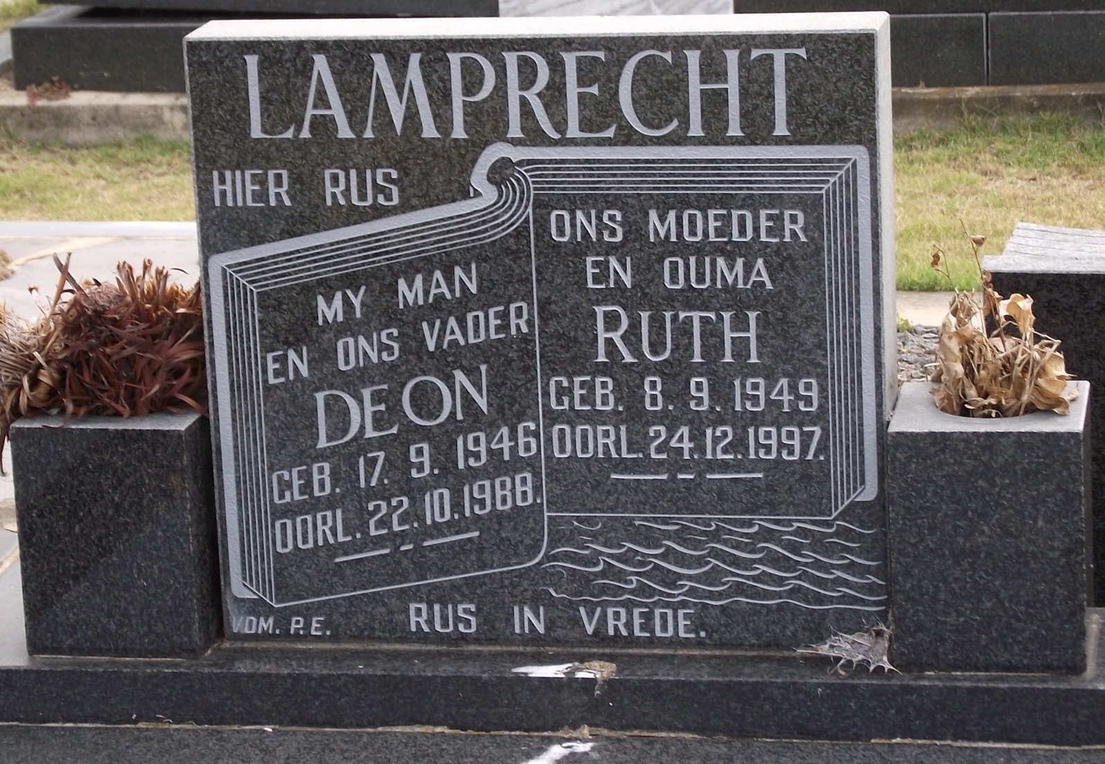 LAMPRECHT Deon 1946-1988 & Ruth 1949-1997
