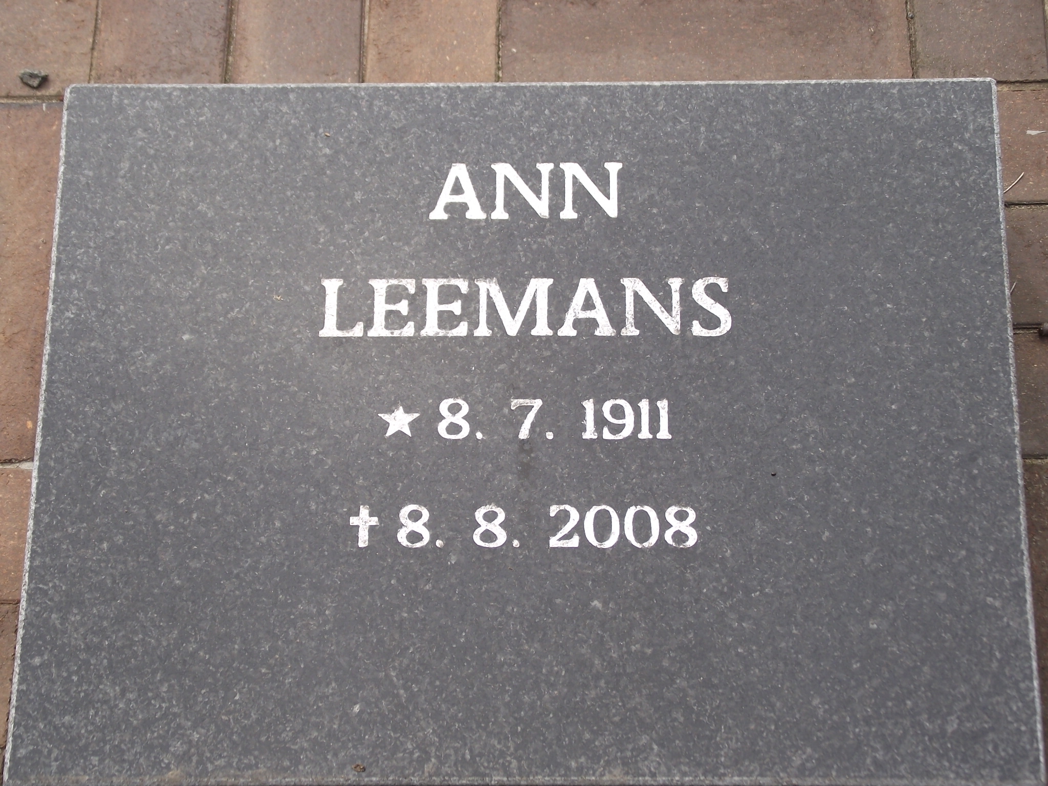 LEEMANS Ann 1911-2008