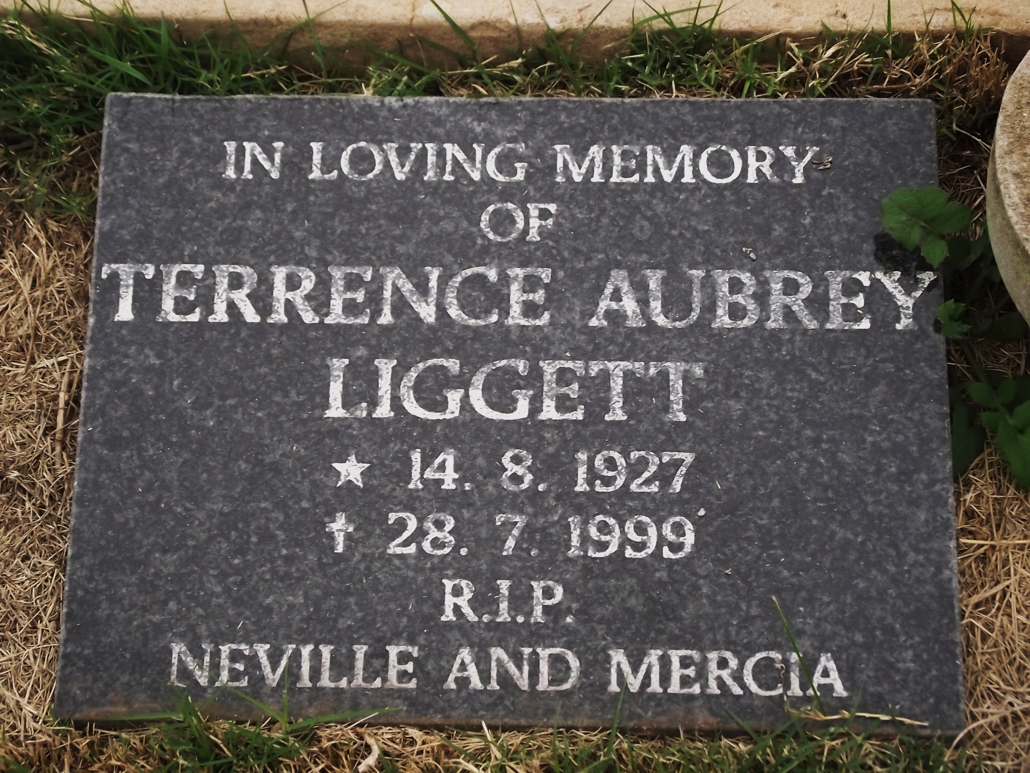 LIGGETT Terrence Aubrey 1927-1999