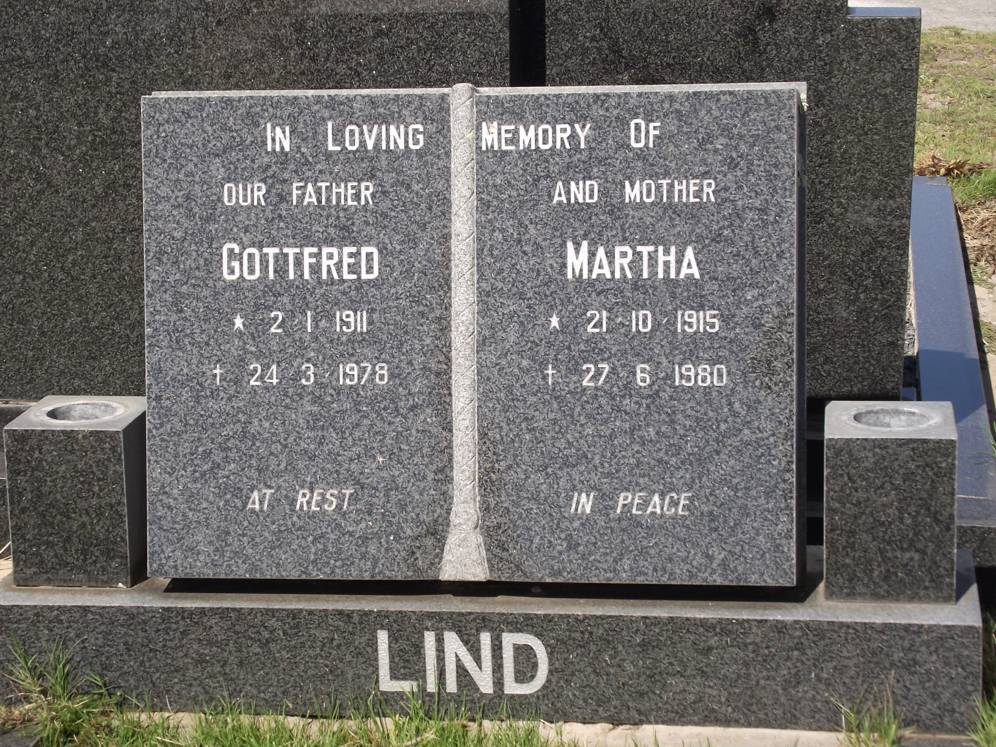 LIND Gottfred 1911-1978 & Martha 1915-1980