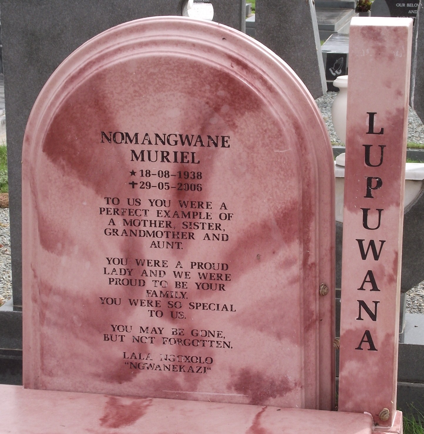 LUPUWANA Nomangwana Muriel 1938-2006