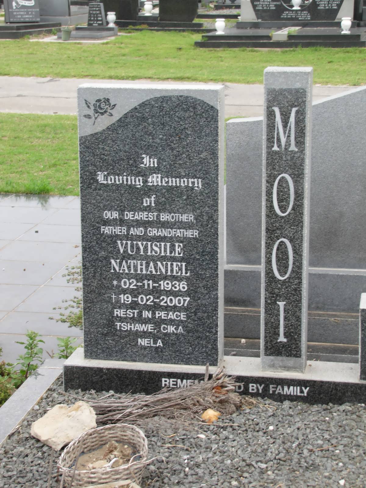MOOI Vuyisile Nathaniel 1936-2007