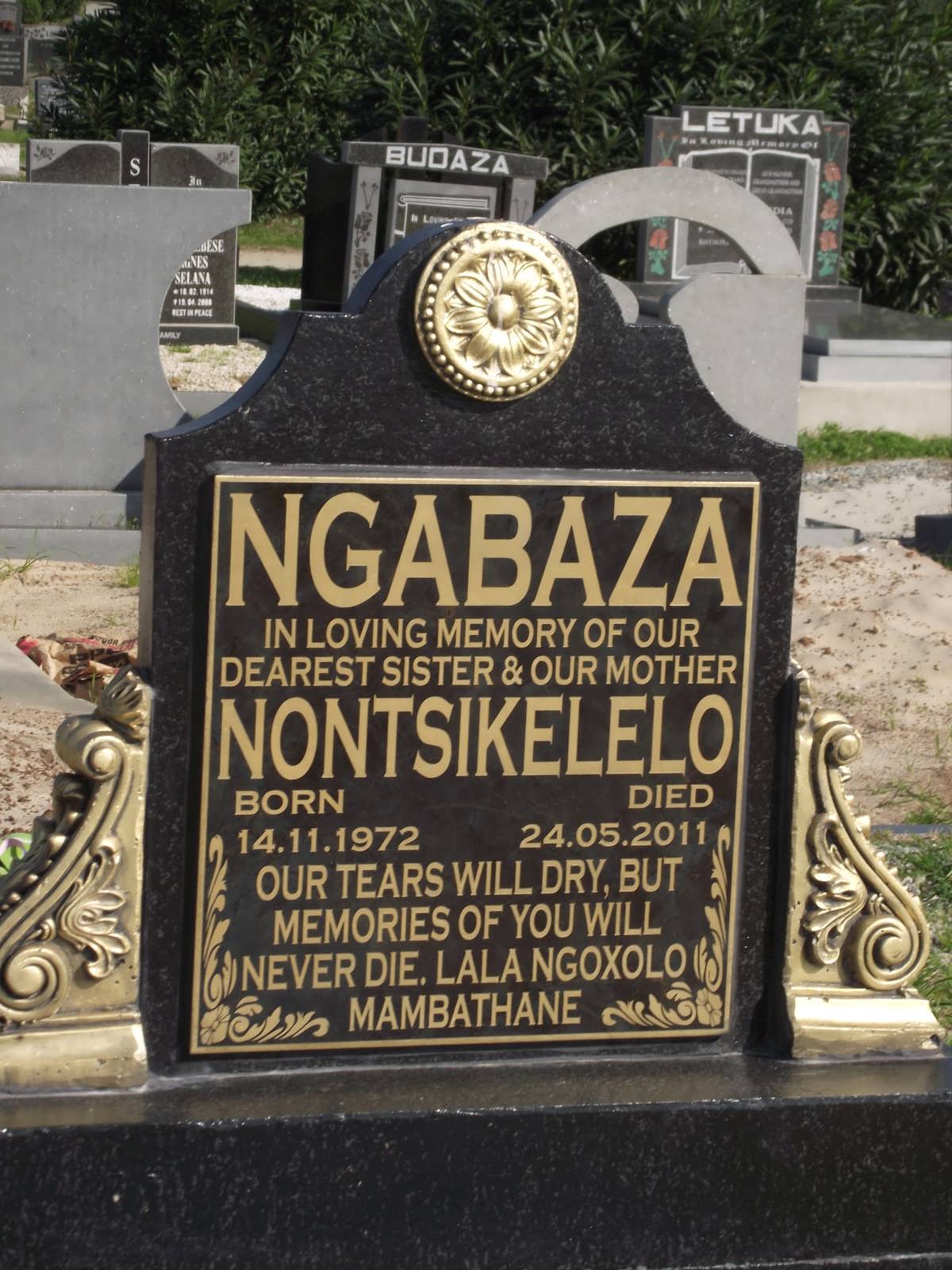 NGABAZA Nontsikelelo 1972-2011