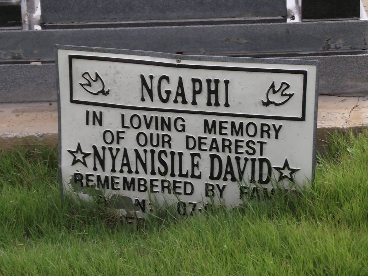 NGAPHI Nyanisile David 1939-2007