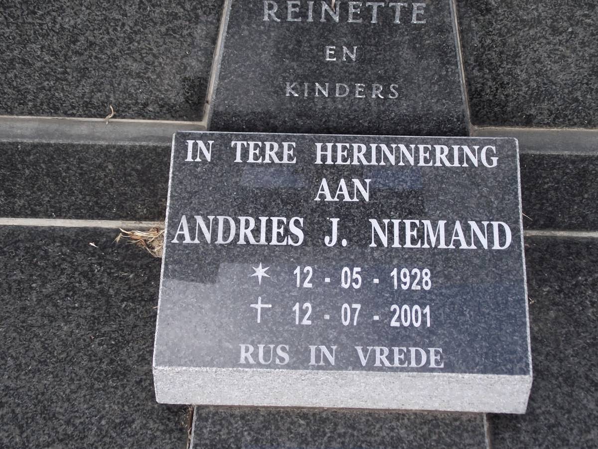 NIEMAND Andries J. 1928-2001