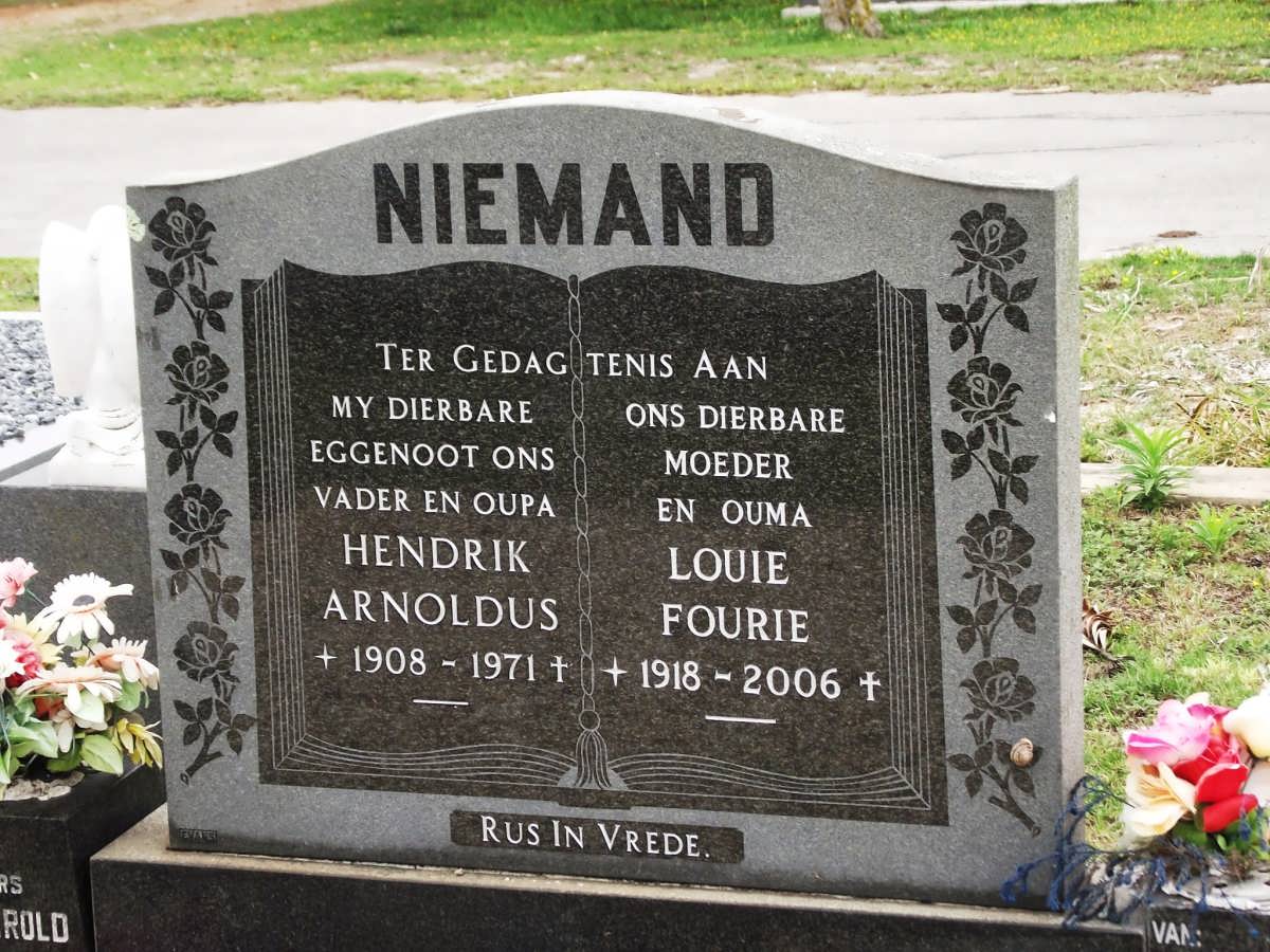 NIEMAND Hendrik Arnoldus 1908-1971 & Louie Fourie 1918-2006