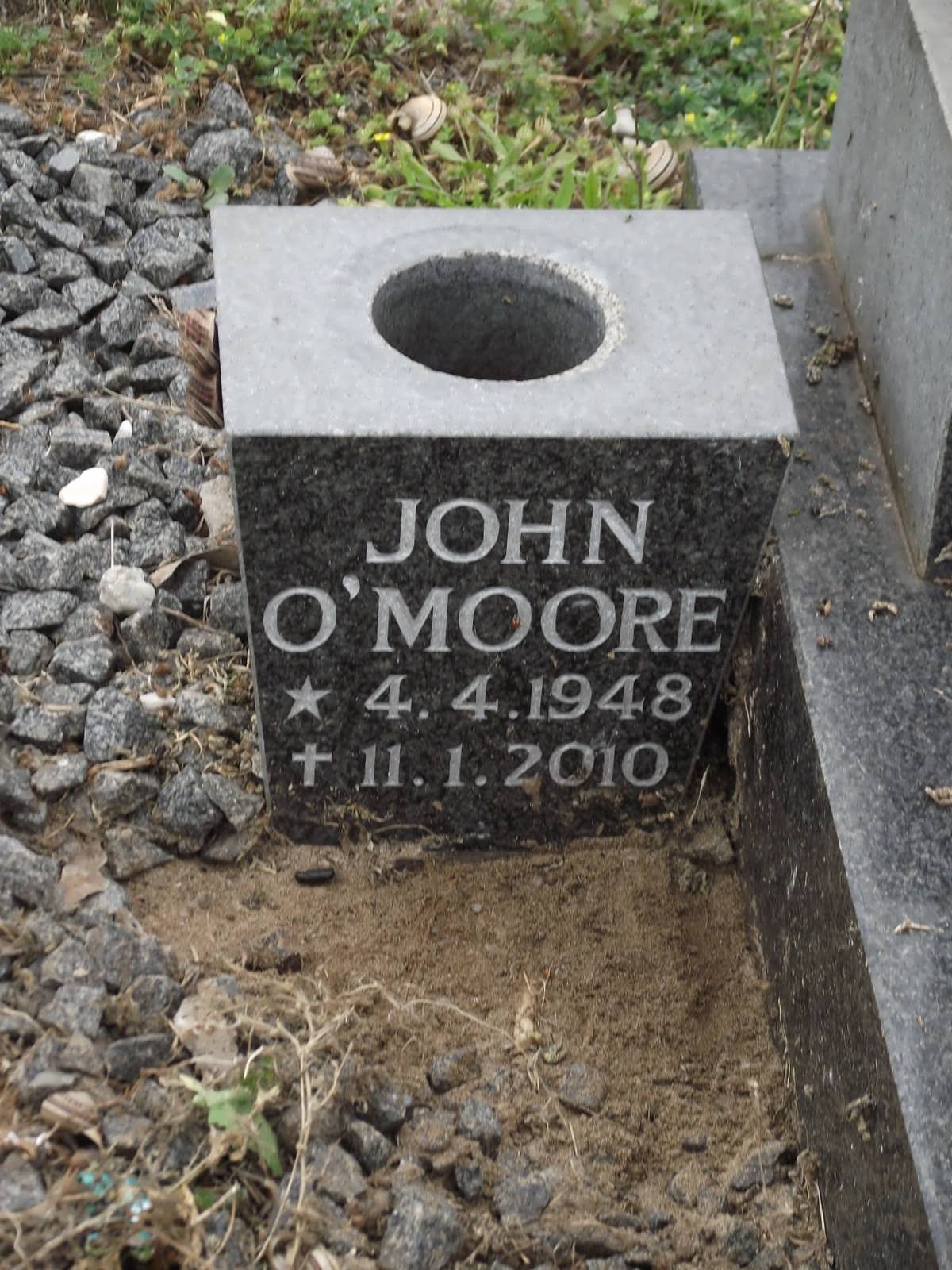 O'MOORE John 1948-2010
