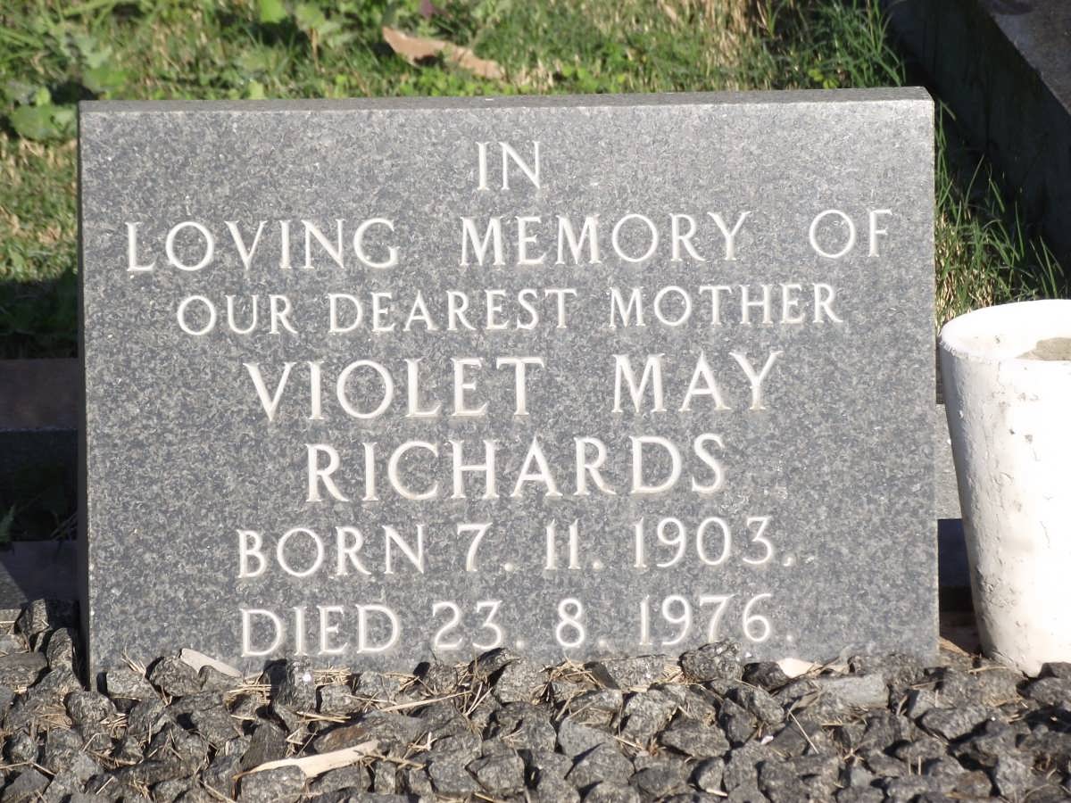 RICHARDS Violet May 1903-1976