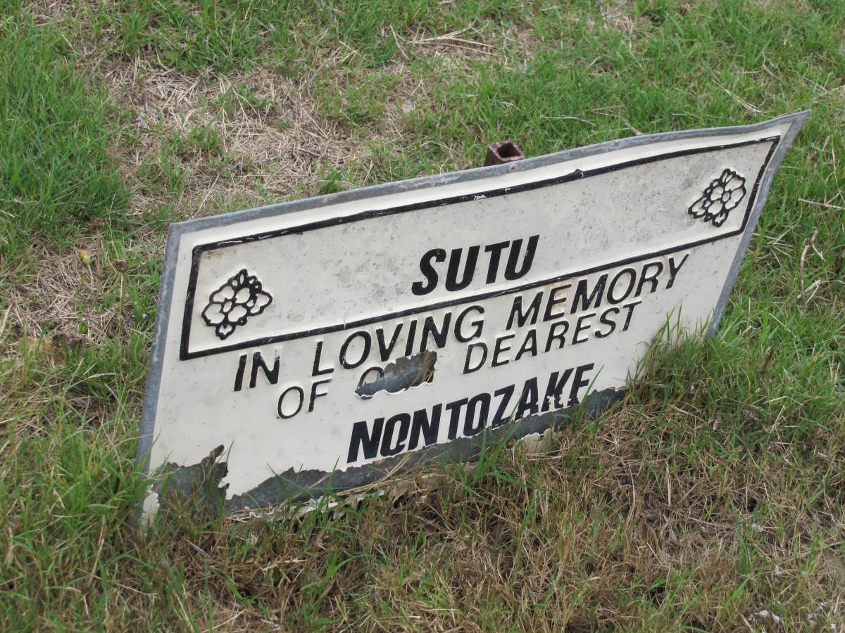 SUTU Nontozake 1925-2006