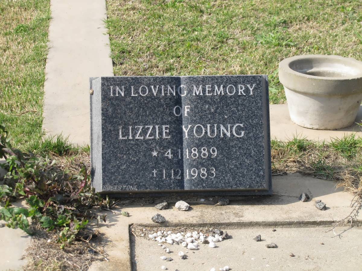 YOUNG Lizzie 1889-1983