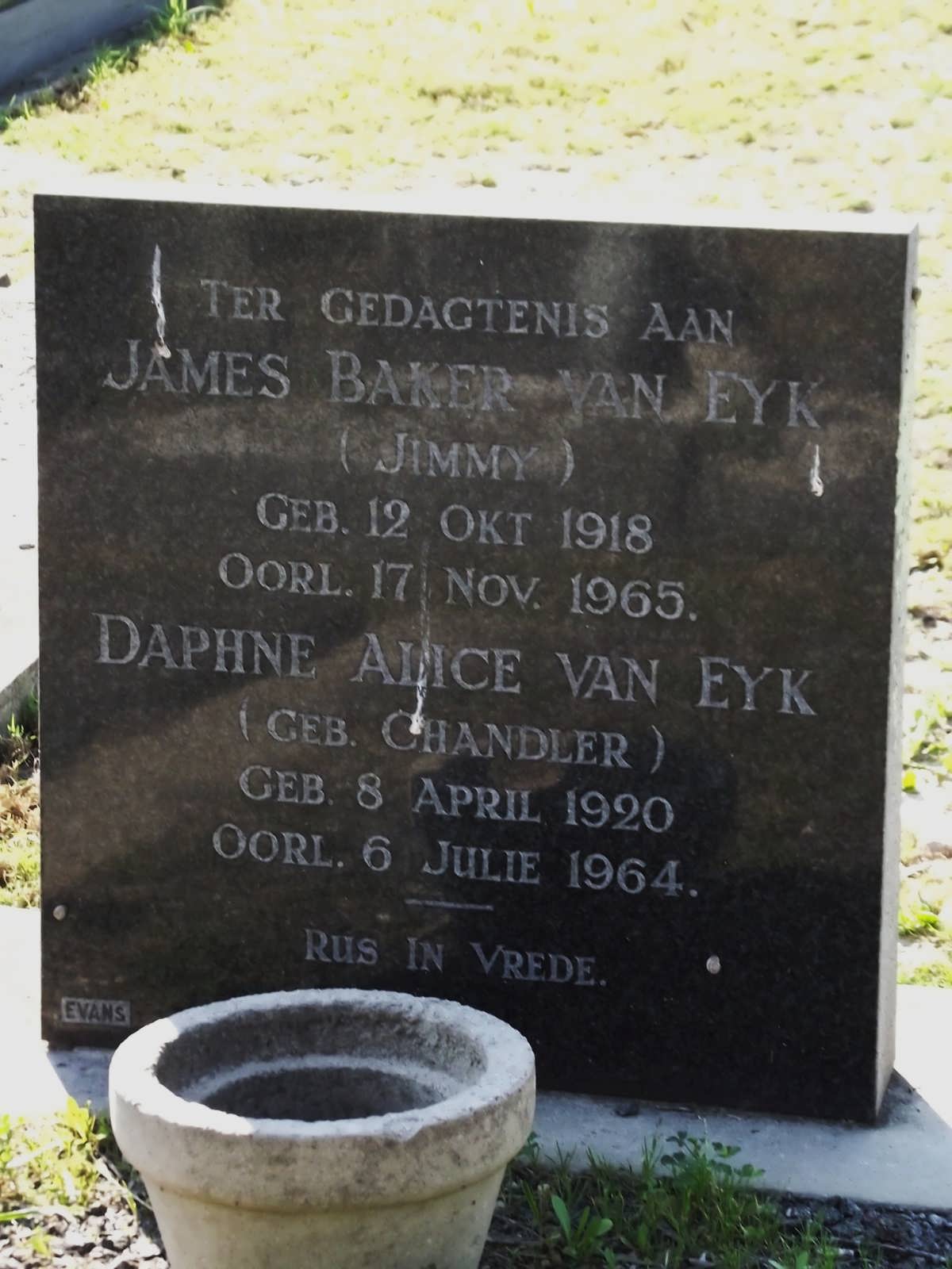 EYK James Baker, van 1918-1965 & Daphne Alice CHANDLER 1920-1964