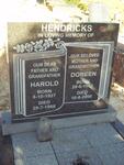 HENDRICKS Harold 1927-1988 & Doreen 1929-1990