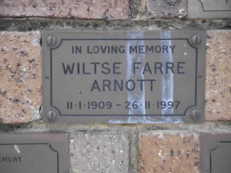 ARNOTT Wiltse Farre 1909-1997
