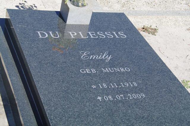 PLESSIS Emily, du nee MUNRO 1918-2009 