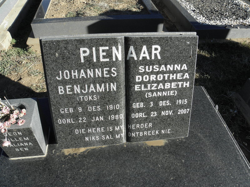 PIENAAR Johannes Benjamin 1910-1980 & Susanna Dorothea Elizabeth 1915-2007
