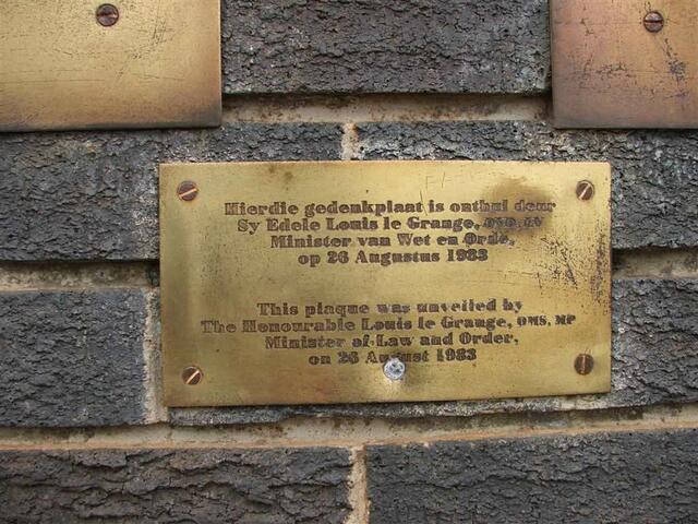 09. Plaque unveiled by Minister of Law & Order, Louis le Grange 1983