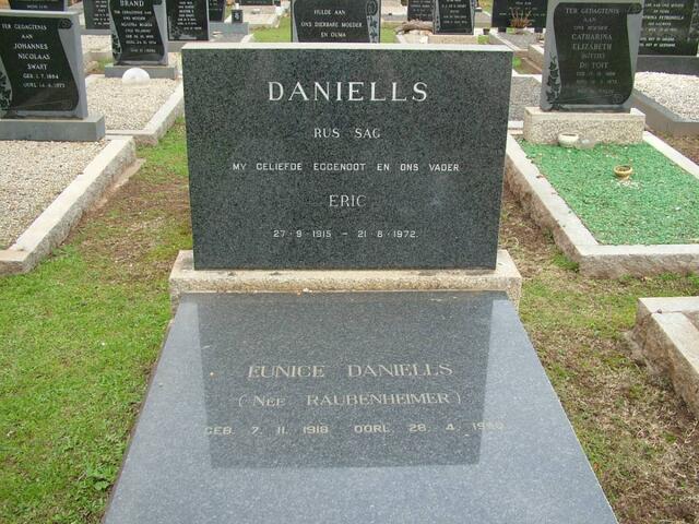 DANIELLS Eric 1915-1972 & Eunice RAUBENHEIMER 1918-1990