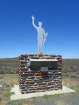 1. Overview / Oorsig - Oorlogskloof monument across the road from the roadside memorial