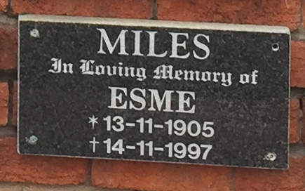 MILES Esme 1905-1997