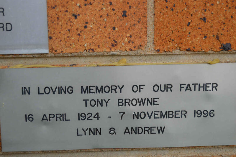 BROWNE Tony 1924-1996