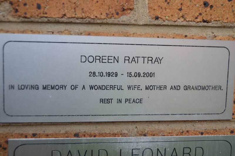 RATTRAY Doreen 1929-2001