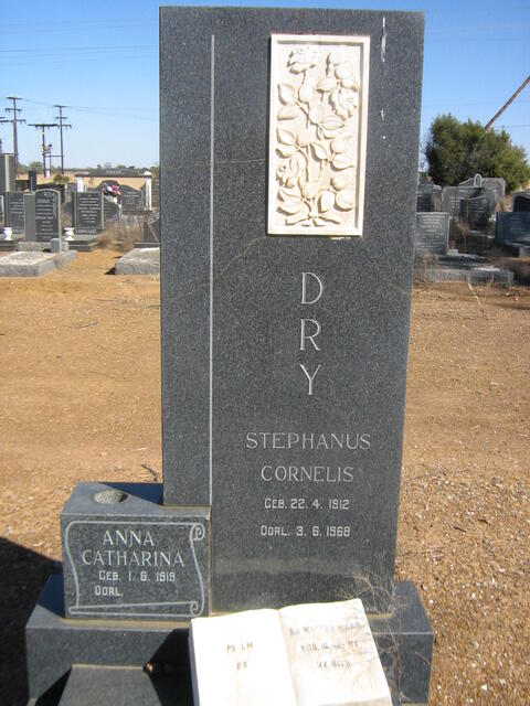 DRY Stephanus Cornelius 1912-1968 & Anna Catharina 1919-