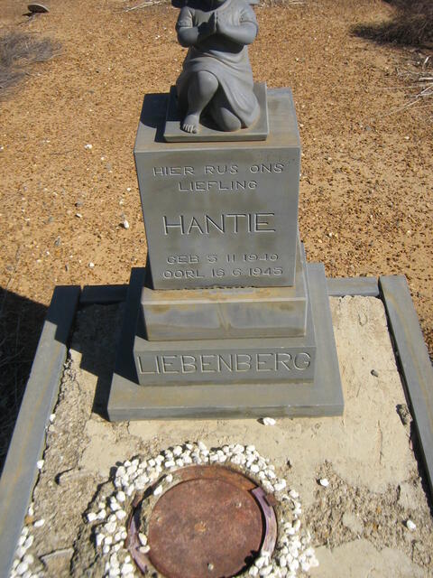 LIEBENBERG Hantie 1940-1945