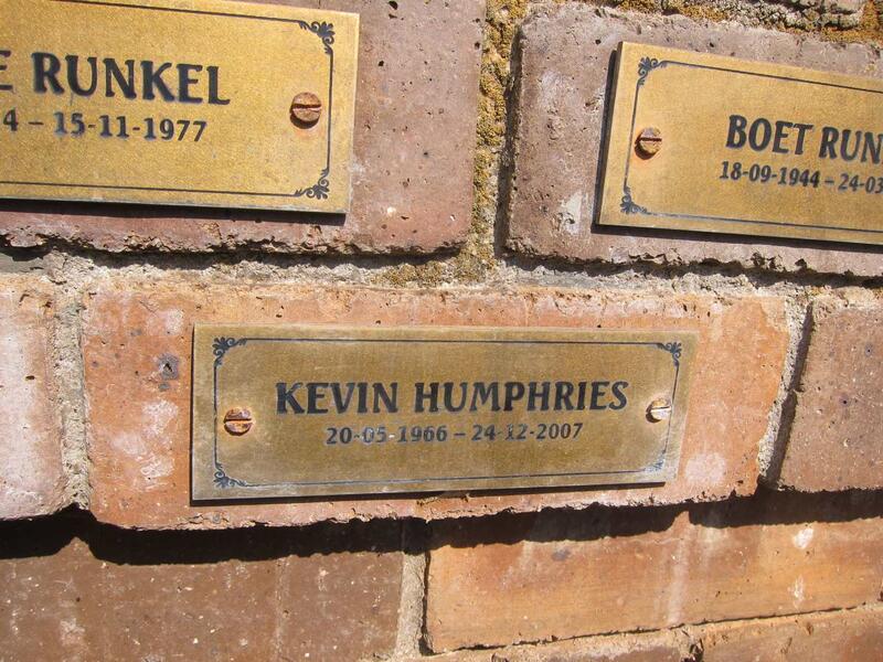 HUMPHRIES Kevin 1966-2007
