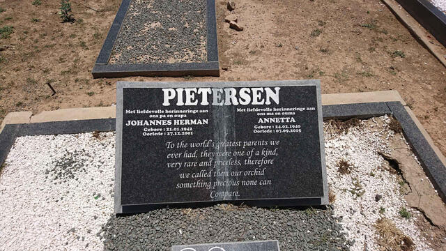 PIETERSEN Johannes Herman 1942-2001 & Annetta 1940-2015