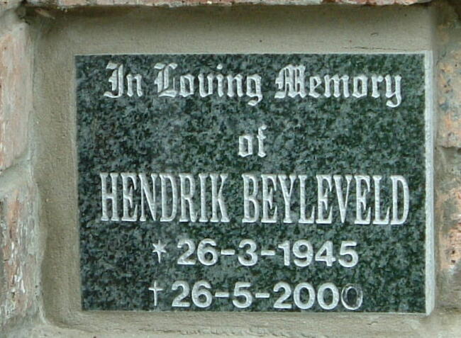 BEYLEVELD Hendrik 1945-2000
