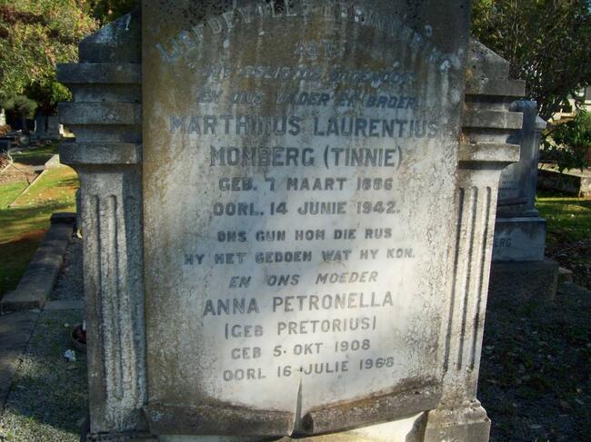 MOMBERG Marthinus Laurentius 1886-1942 & Anna Petronella PRETORIUS 1908-1968