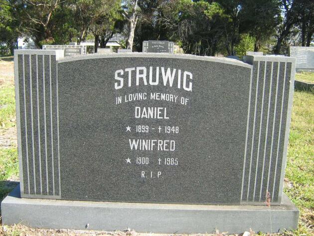 STRUWIG Daniel 1899-1948 & Winifred 1900-1985
