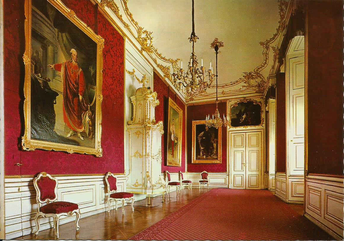 Roter salon (Red salon containing portraits of several Habsburg emperors)
