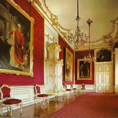 Roter salon (Red salon containing portraits of several Habsburg emperors)