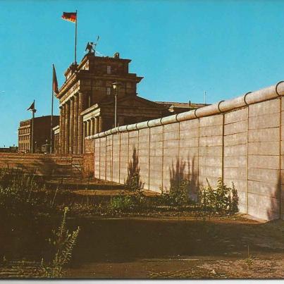 Berlin, Brandenburger Tor and Wall