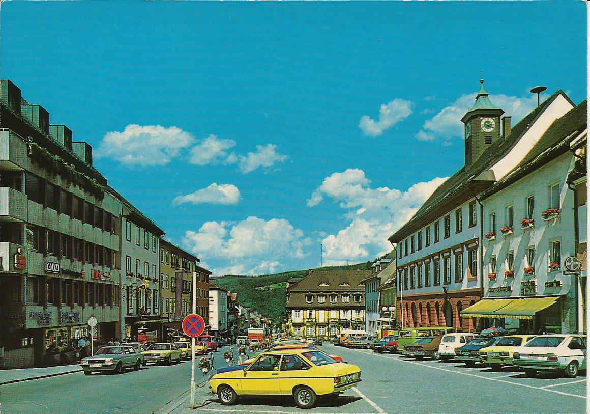 Triberg, Triberg im Schwarzwald. Markplatz mit Rathaus