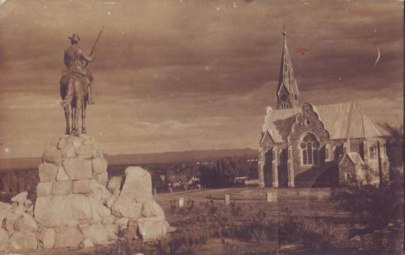 Windhoek Ruiterstandbeeld en Lutherse Kerk