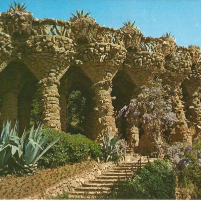 Barcelona, Güell Park, Lovers Bridge