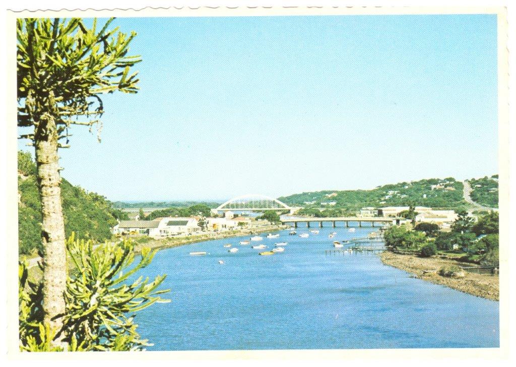 Port Alfred - The old Putt Bridge and the new, arched Nico Malan Bridge across the Kowie River