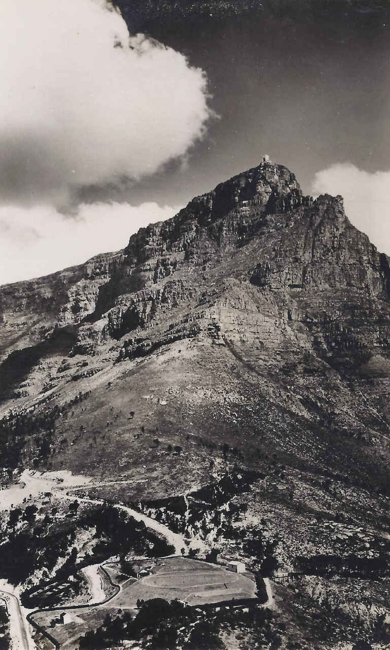 Table Mountian with lower and upper cableway stations