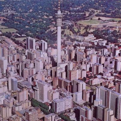 Johannesburg, Hillbrow met Albert Hertzog-toring.