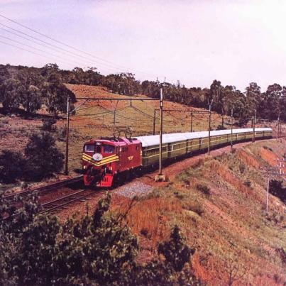 Ou Bloutrein wat nou die Drakensbergsneltrein heet,