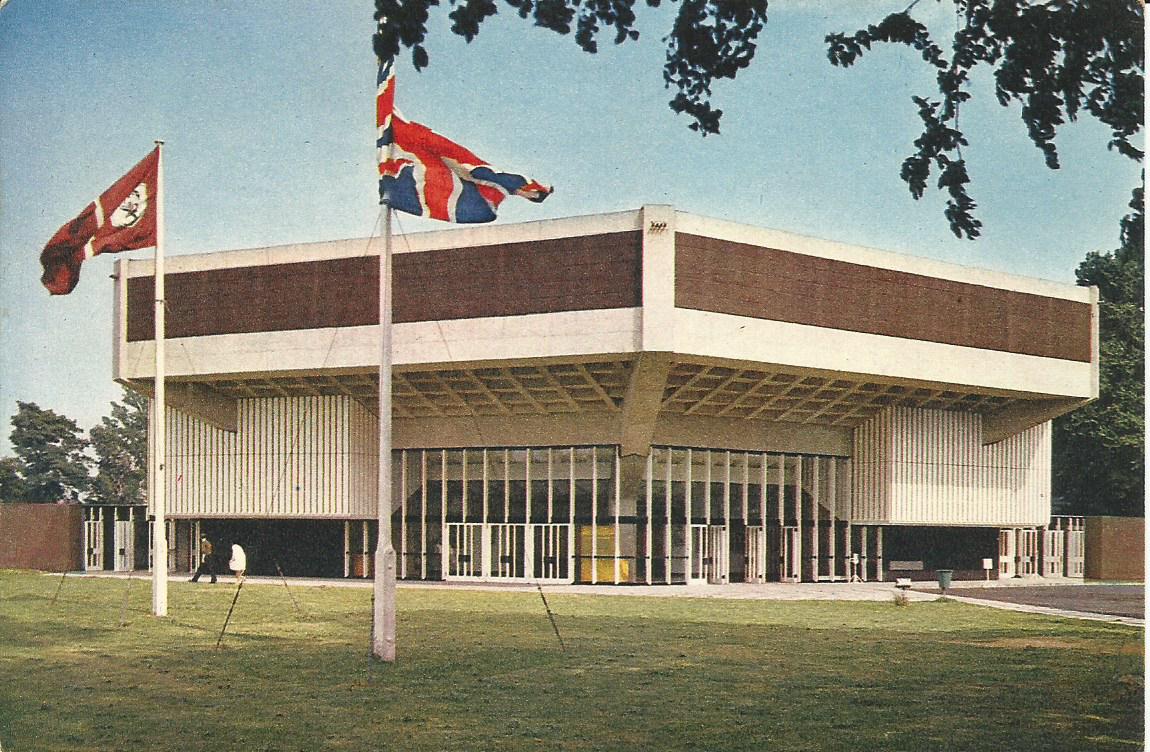 Chichester, Festival Theatre, Oaklands Park