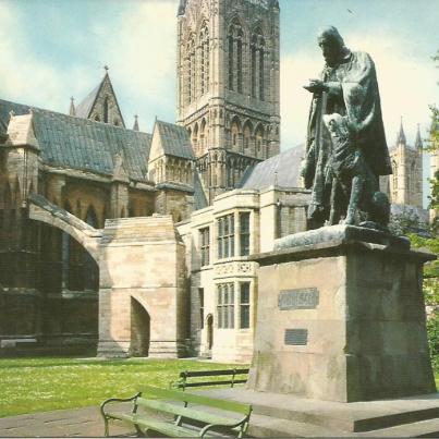 Lincoln, The Cathedral and the Tennyson Statue