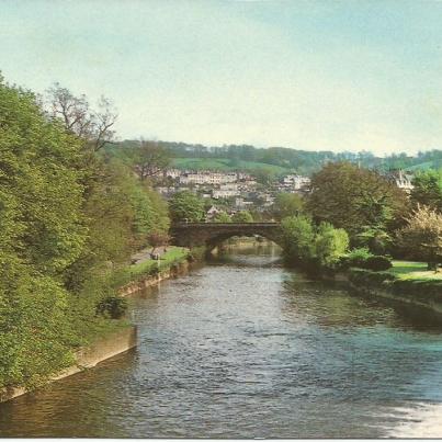 Somerset, Bath, River Avon from Pulteney Bridge